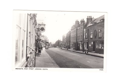 Edwardiansk postkort av Highgate High Street sett mot sør, ca. 1910 (svart-hvitt) av English School
