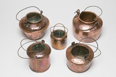 Lim potter eller kjeler (kobber) av English School