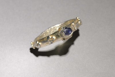Ring, 1300-tallet av English School