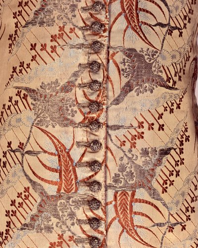 Vest med ermer, ca. 1705-15 (silke og brokade) av English School