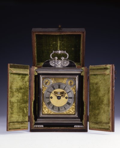 The Barnard Tompion, Tompion and Banger, London, nr. 460, slående brakettklokke, ca. 1708 (ibenholt og sølv) (se også 745882-87) av English School