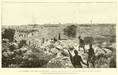 Matabele-krigen, utsikt over Bulawayo, som viser stokken til Lobengulas kraal i det fjerne av English School