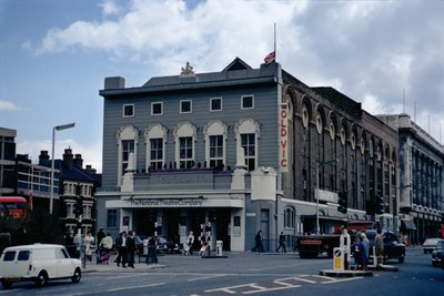 The Old Vic, The Cut av English School