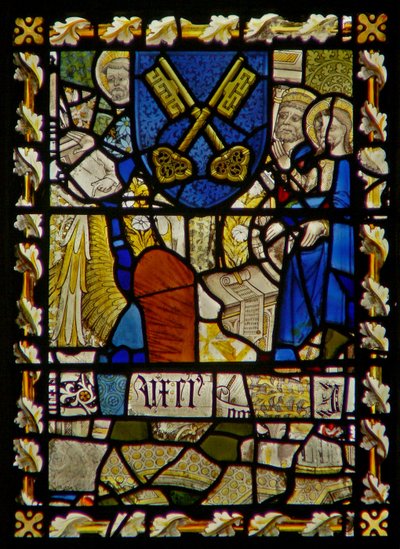 Østvinduet som viser St. Johannes, St. Peter ved porten, skjold med et symbol på St. Peter av English School