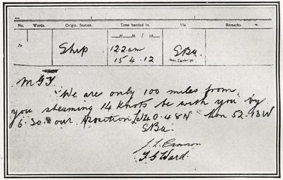 Svaret fra den russiske damperen Birma på Titanics signaler om hjelp, fra 'The Sphere', 4. mai 1912 (litho) (detalj av 450850) av English School