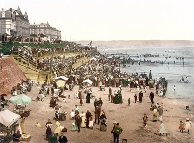 Utsikt over en engelsk strand (håndfarget bilde) av English School