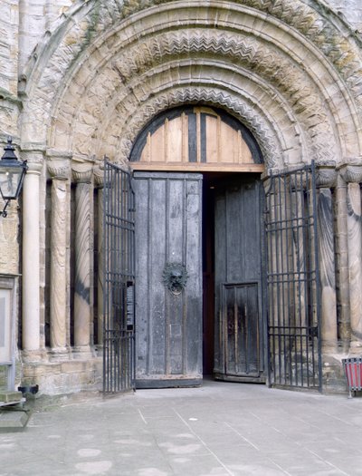 Utsikt over norddøren til Durham Cathedral (bilde) av English School