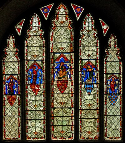 Window Ew som viser korsfestelsen og St Mary, St John, St Mary Magdalene og St Margaret av English School