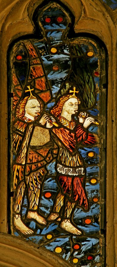 Vindu n1 som viser musikerengler med piper av English School