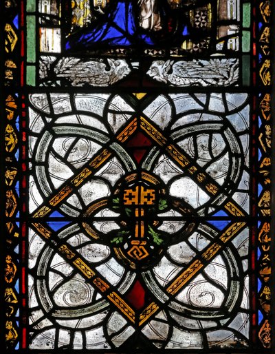 Vindu n4 som viser grisaille & St Peter-emblem av English School