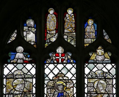 Vindu w8 som viser St John, St John the Baptist, St Andrew og St Peter av English School