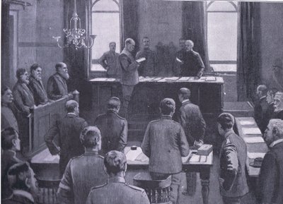 En rettssak for forræderi i Bloemfontein, fra After Pretoria: The Guerilla War utgitt av Harmsworth Bros Limited, 1901 av Enoch Ward
