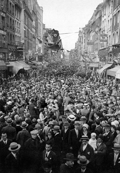 Dans i friluft 14. juli, Paris, 1931. av Ernest Flammarion
