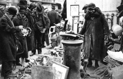 Old Iron Fair på Boulevard Richard Lenoir, Paris, 1931. av Ernest Flammarion