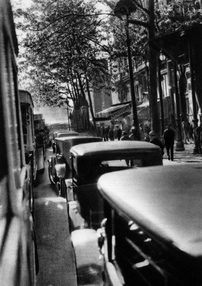 Trafikk på Grands Boulevards, Paris, 1931. av Ernest Flammarion