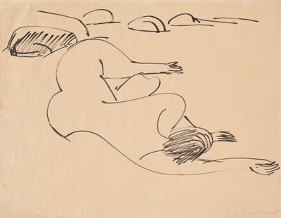 Erna ligger på stranden blant steiner, 1912. av Ernst Ludwig Kirchner