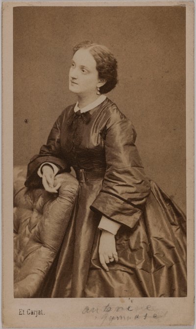 Portrett av Antonine (Marie Pélissé, kalt), 1836-1900, skuespillerinne av Etienne Carjat