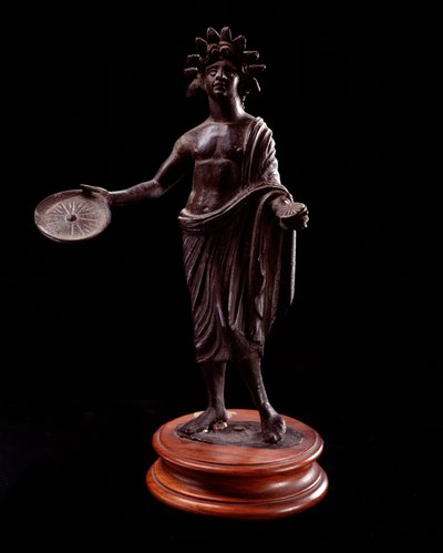 Etruskisk kunst: "" kvinneoffer"" Bronsestatuett fra det 2. århundre f.Kr av Etruscan