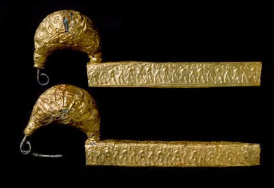 Etruskisk kunst: fibuler (nåler) i gull. 630 f.Kr. Fra graven til Licteuren (Littore) en Vetulonia (eller Vetulonium). Dim. 21 cm Firenze, Museo Archeologico av Etruscan
