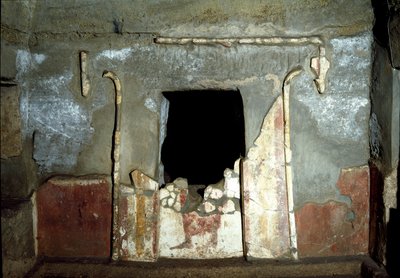 Etruskisk sivilisasjon: inngangen til Francois-graven i nekropolisen Ponte Rotto, 4. århundre f.Kr. Vulci, Italia av Etruscan