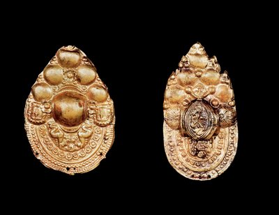 Etruskiske smykker: ørering i gull. av Etruscan Etruscan