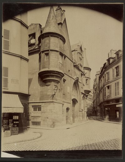 [Hôtel de Sens, nå Bibliothèque Forney] [rue du Riguier, 4. arrondissement] av Eugène Atget
