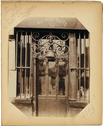 Side fra albumet "Documents for the History of Old Paris", ca.1910 av Eugène Atget