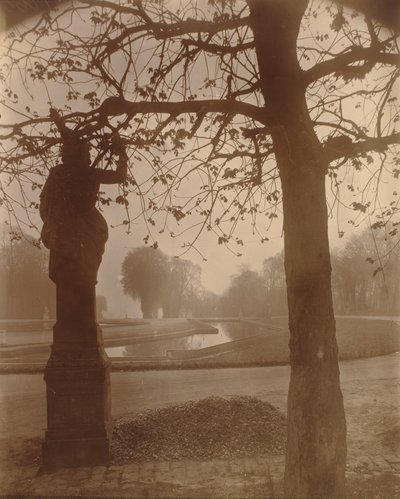 Saint-Cloud   1256029   no       norwegian Successfully Translated  Original: ALEXANDER III RECEIVING THE DEANS OF CANTONS IN THE COURTYARD OF THE PALACE Translat: ALEXANDER III RECEIVING THE DEANS OF CANTONS IN THE COURTYARD OF THE PALACE 1319229 no norwe av Eugène Atget