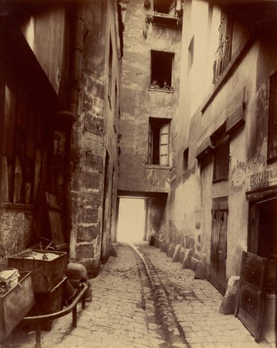 Gamle gårdsplassen, 22 rue Quincampoix av Eugène Atget