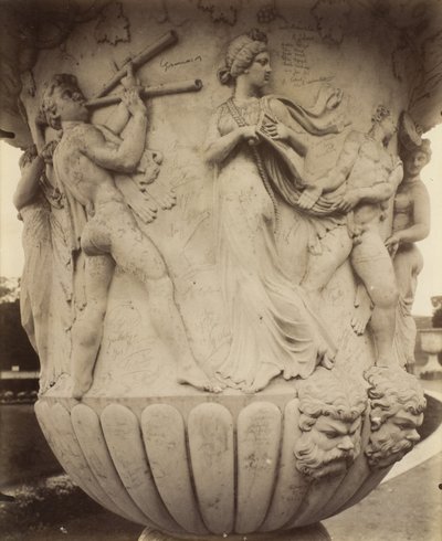 Detalj av en vase i Versailles av Eugène Atget