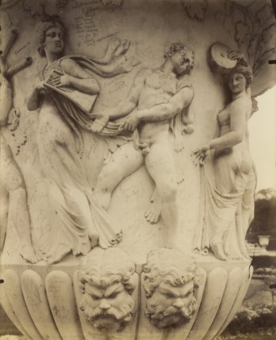 Detalj av en vase i Versailles, 1906 av Eugène Atget
