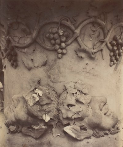 Versailles, vase detalj, 1906. av Eugène Atget