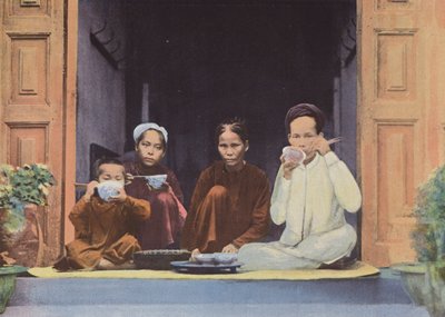 Måltid til en Annamite-familie av European Photographer