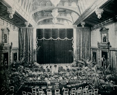 Waterloo Chamber, Windsor Castle, innrettet som teater for statsskuespillene fra 1891, c1891,1901 av Eyre and Spottiswoode