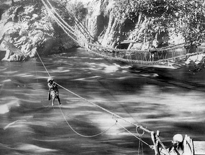 Rope bridge, Jhelum Valley, Kashmir, India, c1900. av F. Bremner