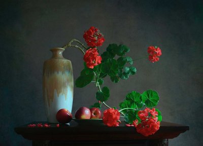Stilleben med pelargonier og frukt av Fangping Zhou