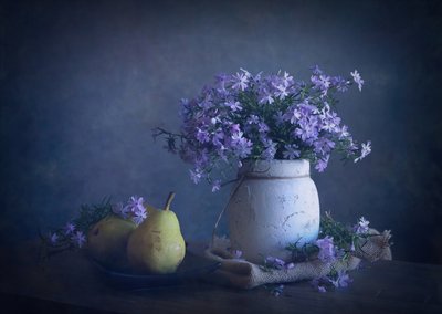 Rustikt blomsterstilleben av Fangping Zhou