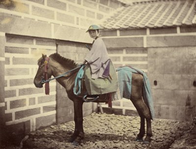 [En japansk offiser til hest] av Felice Beato