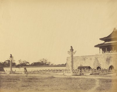 Inngang til vinterpalasset, Pekin, oktober 1860 av Felice Beato