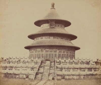 Himmelens hellige tempel hvor keiseren ofrer en gang i året, i den kinesiske byen Pekin, oktober 1860 av Felice Beato