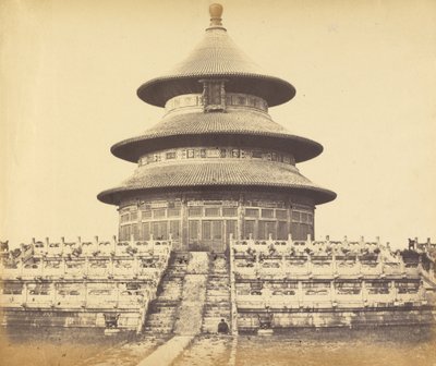 Himmelens hellige tempel hvor keiseren ofrer en gang i året i den kinesiske byen Pekin, oktober av Felice Beato