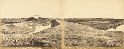 Tangkoo Fort etter fangsten, viser den franske og engelske inngangen, 10. august 1860 av Felice Beato