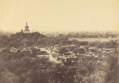 Utsikt over hagene og buddhisttempelet, Pekin, oktober 1860 av Felice Beato