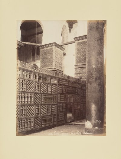 Kairo - Interiør i sultan Qalawuns moské av Félix Bonfils