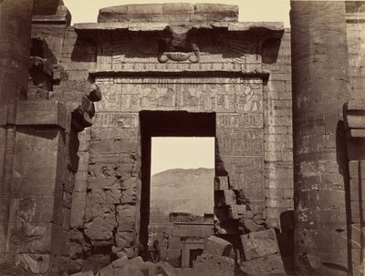 Detaljer av inngangsporten til tempelet, Medinet Habu av Félix Bonfils