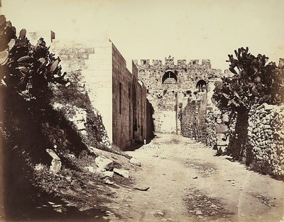 Utsikt over en del av bymurene og huset til Saint Anne, i Jerusalem av Félix Bonfils