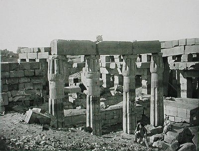 Ruiner ved Karnak, Theben, utgitt ca. 1900 (fotogravyr) av Fils Goupil