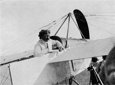 Circuit of Britain air race: Jules Vedrines ved Shoreham Control, Sussex, 1911 1933. av Flight Photo