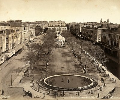 Alexandria, Egypt: Konsulenes plass, med en stor rund fontene av Félix Bonfils