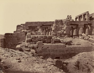 Ruinene av den tredje pylonen i tempelet (sørøst) venstre del (Karnak) Theben av Félix Bonfils